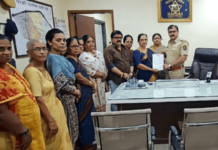 चिमुरडीवर अत्याचार करणाऱ्याला फाशी द्या! शिवसेनेच्या रणरागिणींची नौपाडा पोलिसांकडे मागणी