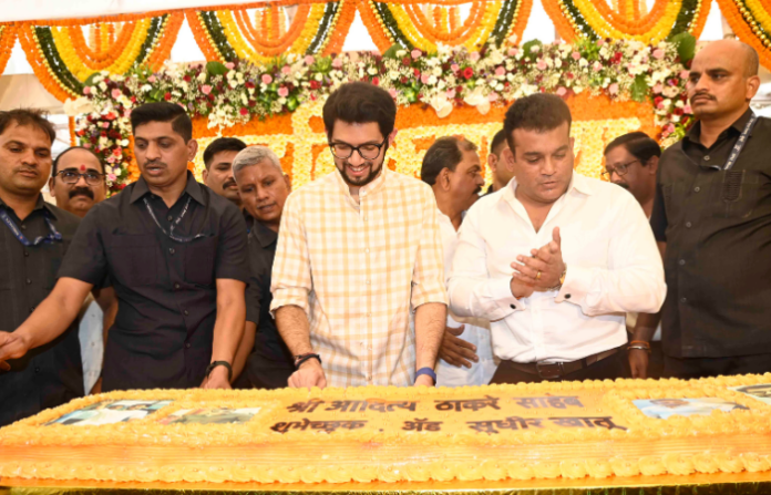 Aaditya Thackeray (16)