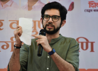 Photo – पुण्यातील पदाधिकारी मेळाव्यात आदित्य ठाकरे यांचा शिवसैनिकांशी संवाद