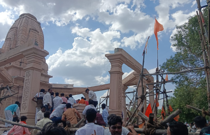 parbhani-temple-roof-collapse-manwath-yashwadi-over-30-devotees-trapped-under-debris parbhani-temple-roof-collapse-manwath-yashwadi-over-30-devotees-trapped-under-debris
