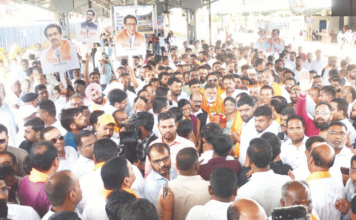 अखेरपर्यंत शिवसेनेतच राहणार; निष्ठावंत खासदार राजाभाऊ वाजे यांचे जल्लोषात स्वागत