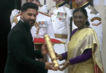 ‘हिटमॅन’ रोहित शर्माचा ‘पद्मश्री’ पुरस्काराने गौरव, राष्ट्रपती द्रौपदी मुर्मू यांच्या हस्ते सन्मानित