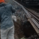 Trans-Harbour Line – रुळाखालील माती खचल्याने ट्रान्स हार्बर रेल्वे ठप्प, प्रवाशांचे हाल