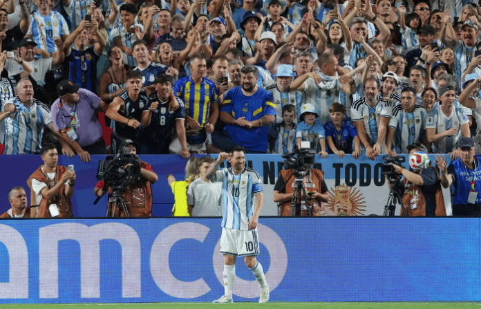 argentina-beats-algeria-3-0-lionel-messi-scores-historic-world-cup-hat-trick-equals-klose-record argentina-beats-algeria-3-0-lionel-messi-scores-historic-world-cup-hat-trick-equals-klose-record