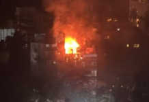 Mumbai News – वांद्र्यात निवासी इमारतीला भीषण आग; वृद्ध व्यक्तीचा मृत्यू, अग्निशमन दलाचे दोन जवान जखमी