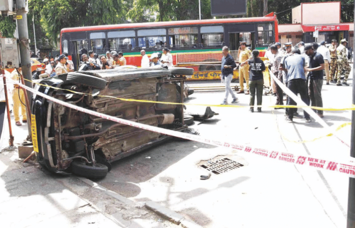 dadar best bus accident