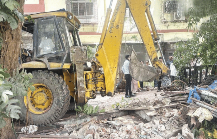 illegal work lalbaug