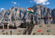 ऐ मेरे वतन के लोगो, जरा आँख मे भर लो पानी! महाराष्ट्रातील फोटोग्राफर्सनी सियाचीन बॉर्डरवर वाहिली शहिदांना आदरांजली