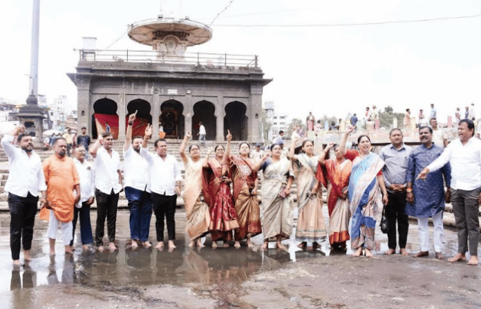 nashik shivsena protest