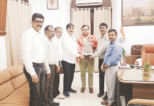 रेल कामगार सेनेतर्फे आदित्य कुमार यांचा सत्कार rail-kamgar-sena-felicitates-new-central-railway-pcpo-aditya-kumar