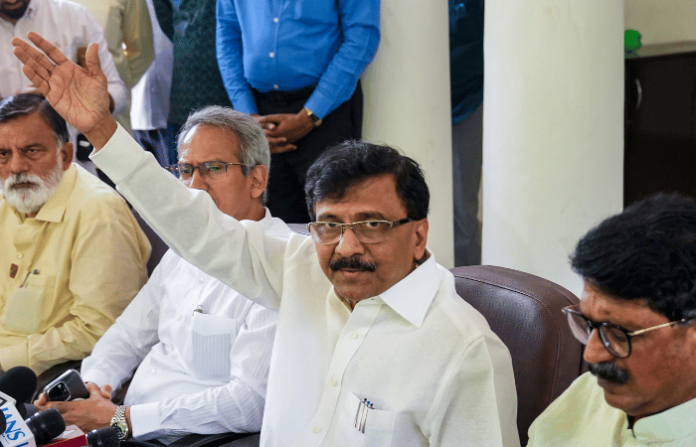 sanjay-raut-warns-mps-alleges-15-crore-advance-given-by-shinde-faction-maharashtra-politics