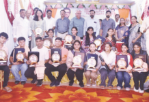गुणवंत विद्यार्थ्यांचा गौरव shiv-sena-magathane-felicitates-369-meritorious-students-balasaheb-thackeray-birth-centenary