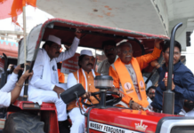 फोटो: शेतकर्यांच्या संपूर्ण कर्जमुक्तीसाठी शिवसेनेची ‘बळीराजा गर्जना,ट्रॅक्टर रॅली’