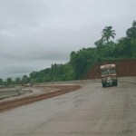 Ratnagiri News – सोनवी पुलावरील वाहतुकीबाबत संभ्रम; सूचना फलक नसल्याने नागरिकांमध्ये नाराजी
