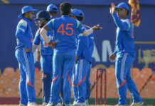 चार चेंडूंत हिंदुस्थानने सामना फिरवला; हरता हरता टीम इंडिया जिंकली, अर्शद खानच्या 49 व्या षटकात तीन विकेट