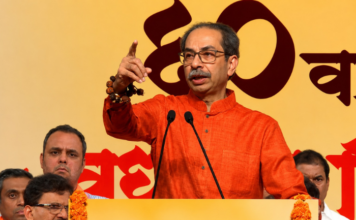 मला नेतृत्त्वाची हाव नाही, पण ही सोन्यासारखी शिवसेना चोराच्या दरोडेखोराच्या हातात जाऊ द्यायची नाही! – उद्धव ठाकरे
