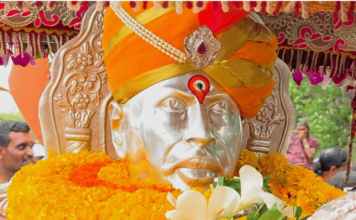 Photo – संतश्रेष्ठ गजानन महाराजांच्या पालखीचे बीड जिल्ह्यात आगमन