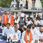 Nanded News – केंद्रीय शिक्षणमंत्री धर्मेंद्र प्रधान यांच्या राजीनाम्याची मागणी; महात्मा फुले पुतळ्यासमोर सर्वपक्षीय आंदोलन