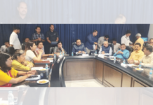 शिवसेना आमदारांनी बेस्ट महाव्यवस्थापकांना धारेवर धरले; डेव्हलपमेंटसाठी कन्सेन्ट घेता, मग स्मार्ट मीटर लावताना का नाही?