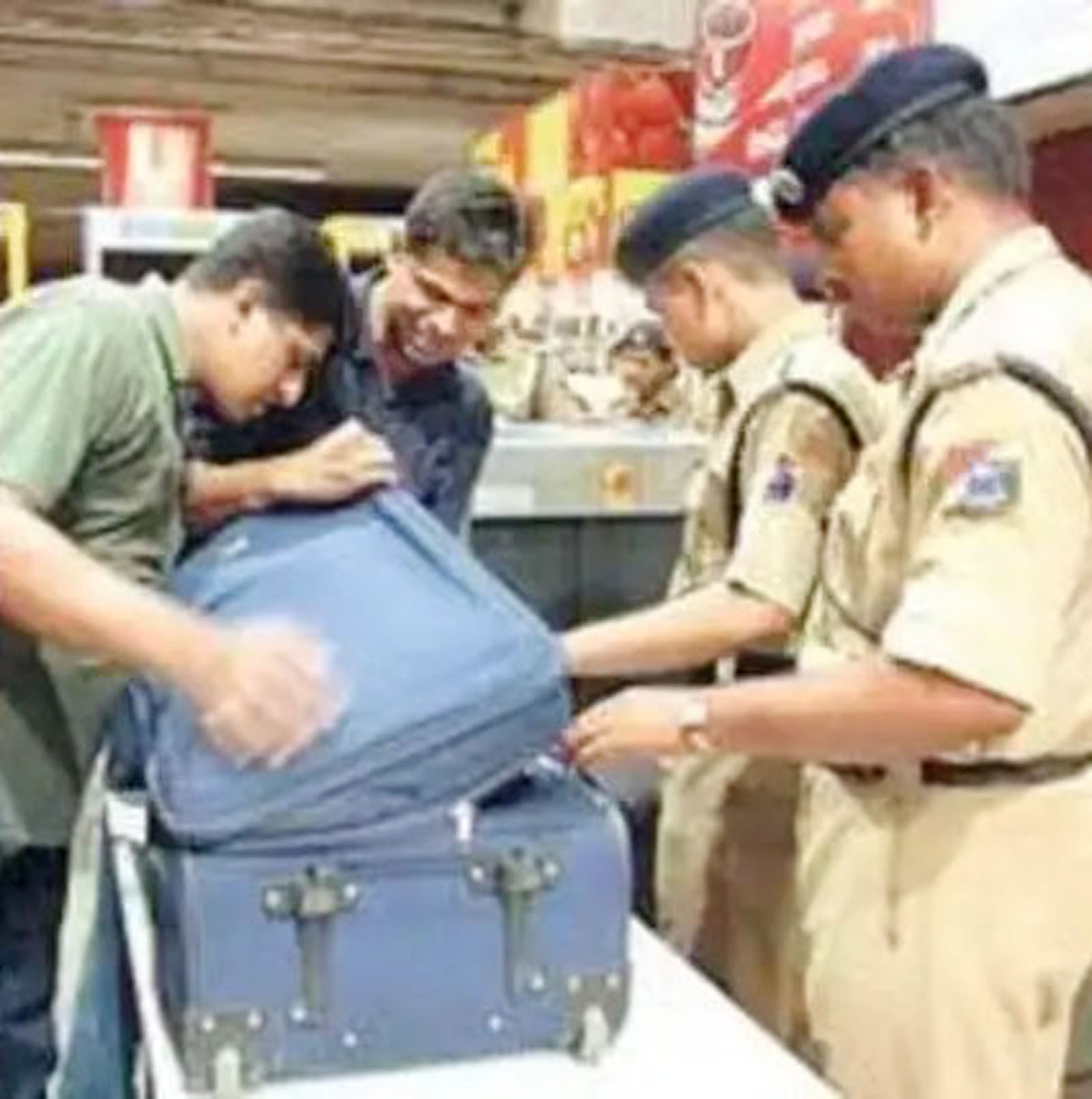 रेल्वे प्रशासनाचे वरातीमागून घोडे, घटना घडल्यावर प्रवाशांच्या सुरक्षेसाठी हालचाली; रेल्वे पोलीस, आरपीएफसोबत सुरक्षेचा आढावा