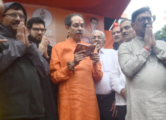 Photo – शिवसेनेचे रामरक्षा आंदोलन, महाआरती संपन्न; भर पावसात रामभक्त आणि शिवसैनिकांची तुफान गर्दी