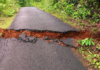 Ratnagiri News – मंडणगड-शेवरे दरम्यान रस्त्यावर मोठमोठ्या भेगा, सर्व प्रकारची वाहतूक ठप्प; विद्यार्थ्यांसह नागरिकांचे हाल