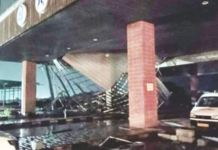 रत्नागिरी स्थानकाच्या प्रवेशद्वाराचे पत्रे उडाले