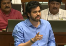 खासगी युनिव्हर्सिटीजच्या फी स्ट्रक्चरवर शासनाचा कंट्रोल असणार का? वरुण सरदेसाई यांचा सवाल