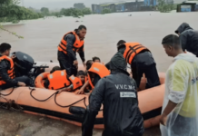 रेस्क्यू ऑपरेशन, वसईच्या सकवारमध्ये १३ जणांची सुखरूप सुटका