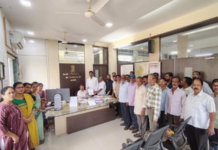 Ratnagiri News – तरुणांवर अत्याचार करणाऱ्या सरकारचा निषेध; शिवसेनेचे जिल्हाधिकाऱ्यांना निवेदन