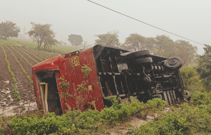 bus accident in parbhani