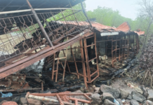 Ratnagiri News – पर्यटन महामंडळाच्या अजब नियोजनामुळे एक कोटीची हाऊसबोट वापरापूर्वीच सडली