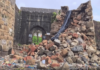 Ratnagiri News – हर्णेच्या गोवा किल्ल्याची नव्याने उभारलेली तटबंदी कोसळल्याने शिवप्रेमींमध्ये संताप