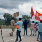गद्दारांचा निषेध असो… नांदेडमध्ये श्रीकांत शिंदेंच्या ताफ्याला दाखवले काळे झेंडे; संतप्त शिवसैनिकांचा उद्रेक