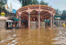 श्री क्षेत्र नृसिंहवाडी दत्त मंदिरात चालू सालातील पहिला दक्षिणद्वार सोहळा संपन्न