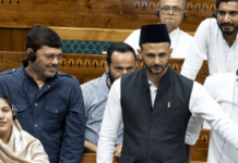 प्रधान यांच्या राजीनाम्याशिवाय कामकाज होणार नाही; संसदेत गदारोळ, सोमवारपर्यंत तहकूब