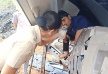 आंजणारी घाटात ट्रेलरचा अपघात, केबिनमध्ये अडकून पडलेल्या चालकाला वाचवण्यात पोलिसांना यश