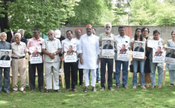 Kolhapur News – केंद्रीय शिक्षणमंत्री धर्मेंद्र प्रधान राजीनामा द्या; कोल्हापुरात इंडिया आघाडीकडून धरणे आंदोलन
