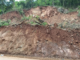 Ratnagiri News – शेनाळे देशमुख बागेजवळील दरड कोसळण्याचा धोका कायमच; डोंगराकडील बाजूने सुटलेला भाग आजही तसाच