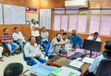 Ratnagiri News – उक्षी गावात वीज पुरवठ्याचा सहा दिवसांपासून बोजवारा; ग्रामस्थांची महावितरण कार्यालयात धडक