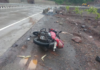 Ratnagiri News – आजीच्या अंत्ययात्रेला दुचाकीवरून जाणाऱ्या तरुणाचा अज्ञात वाहनाच्या धडकेत दुर्दैवी मृत्यू; आंबा घाटात दुचाकीचा भीषण अपघात