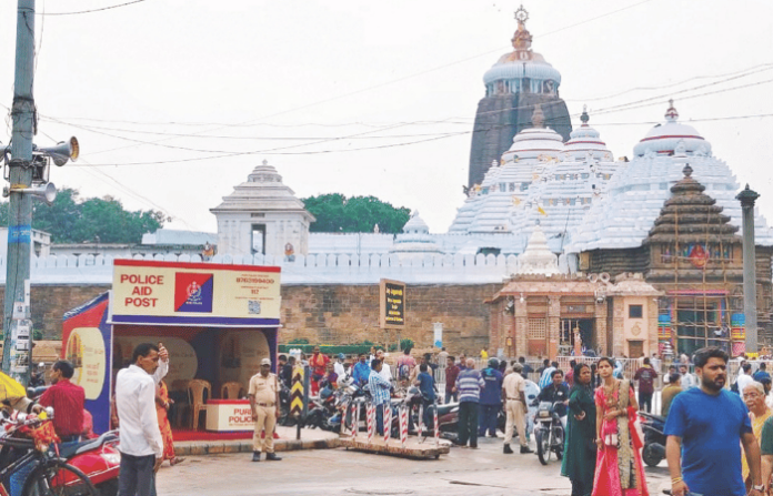 reliance-foundation-we-care-starts-anna-seva-and-90-police-help-desks-for-puri-rath-yatra