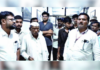 फुलंब्रीतील शेतकऱ्यांच्या मावेजा प्रकरणात न्यायालयाने खुर्ची जप्त करण्याचा आदेश देताच जिल्हाधिकारी केबिनला कुलूप लावून पळाले!