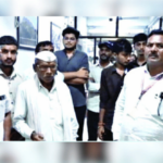 फुलंब्रीतील शेतकऱ्यांच्या मावेजा प्रकरणात न्यायालयाने खुर्ची जप्त करण्याचा आदेश देताच जिल्हाधिकारी केबिनला कुलूप लावून पळाले!