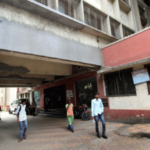 सत्ताधाऱ्यांच्या दहशतीचे बळी, शास्त्रीनगर रुग्णालयाच्या दोन डॉक्टरांनी नोकरी सोडली