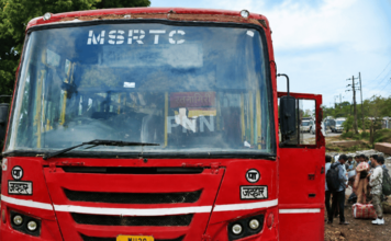 Ratnagiri News – अल्पवयीन विद्यार्थिनीला बसमधून उतरवल्याचा आरोप; वडिलांनी दाखल केली तक्रार