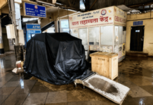 ठाण्यात हल्लेखोरांना आव जाव स्टेशन तुम्हारा, मेटल डिटेक्टर भिजले, मेणकापडात गुंडाळले; १५ सीसीटीव्ही बंद, सुरक्षेची भिस्त अवघ्या ११७ कर्मचाऱ्यांवर, १३ प्रवेशद्वारांवर नजर कशी ठेवणार?