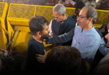 Photo gallery – उद्धव ठाकरे यांनी आंदोलन करणाऱ्या विद्यार्थ्यांची घेतली भेट, जखमींची केली विचारपूस