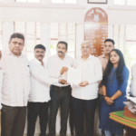प्रवेश नाकारणाऱ्या महाविद्यालयाला समज द्या, युवासेनेचे मुंबई विद्यापीठाला निवेदन yuva-sena-submits-memorandum-to-mumbai-university-against-raheja-college-denying-admissions-to-students