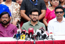 सगळीकडची मोकळी मैदानं स्वतः च्या हातात घेऊन, भाजपला स्वतःचे कॉन्ट्रॅक्टर आणि बिल्डर आणायचे आहेत; आदित्य ठाकरे यांचा हल्ला